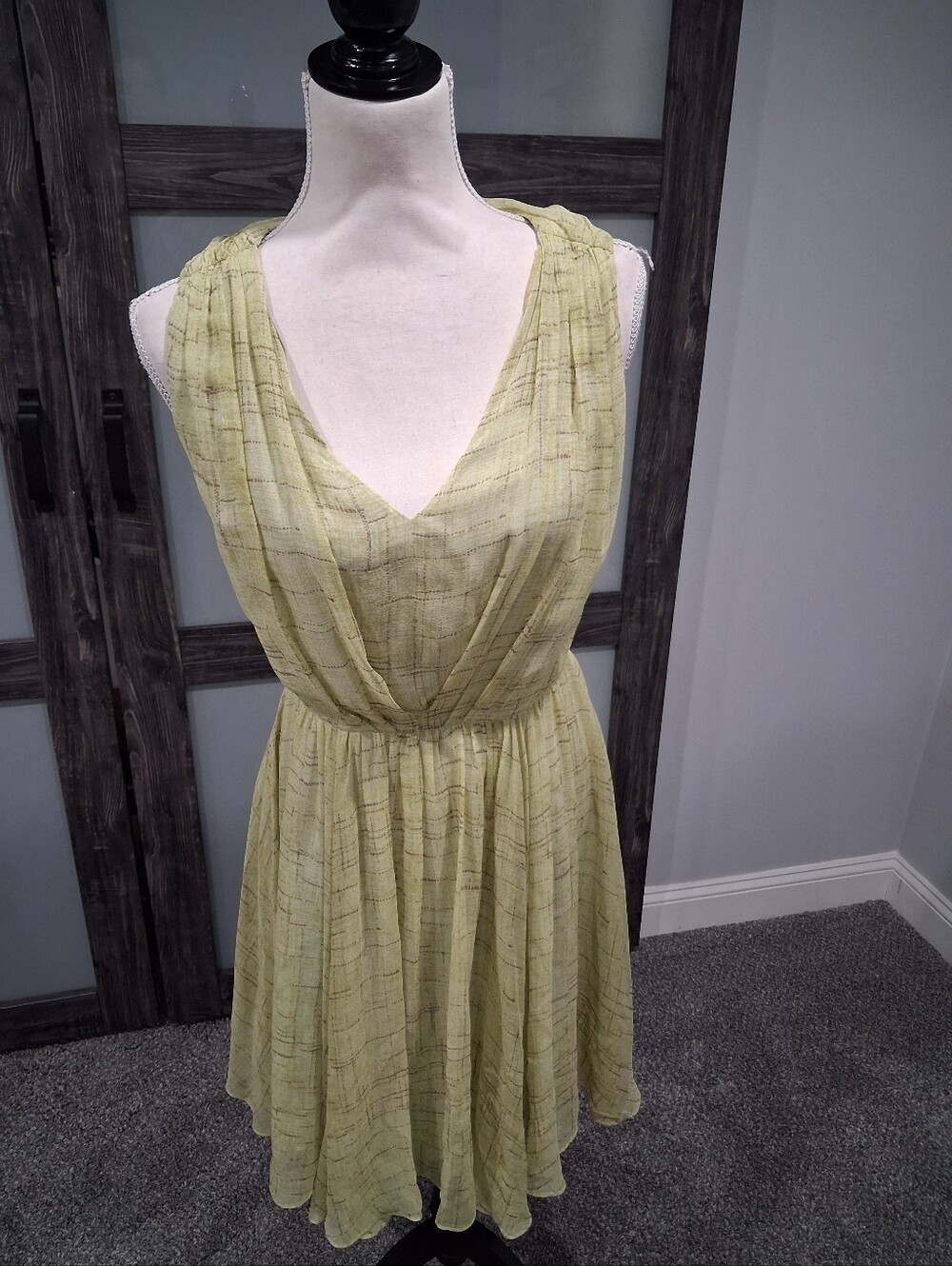 W By Worth 100% Silk Midi Dress Size 2. Fully Lined. In excellent Condition